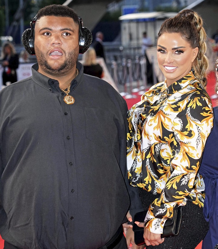 Katie's life spirals as fans panic over 'creepy' new look ...