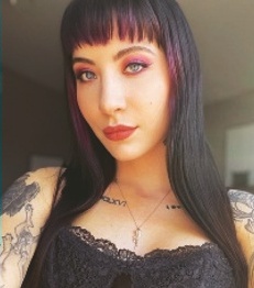 Charlotte Sartre's Instagram, Twitter & Facebook on IDCrawl